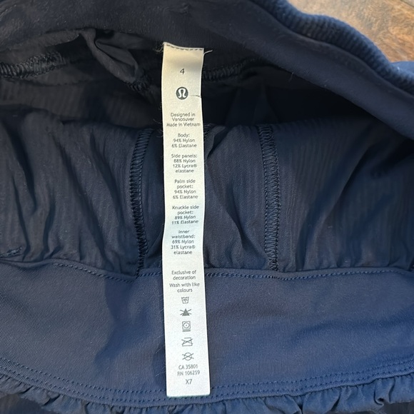 COPY - Lululemon navy joggers size 4 - Picture 3 of 3